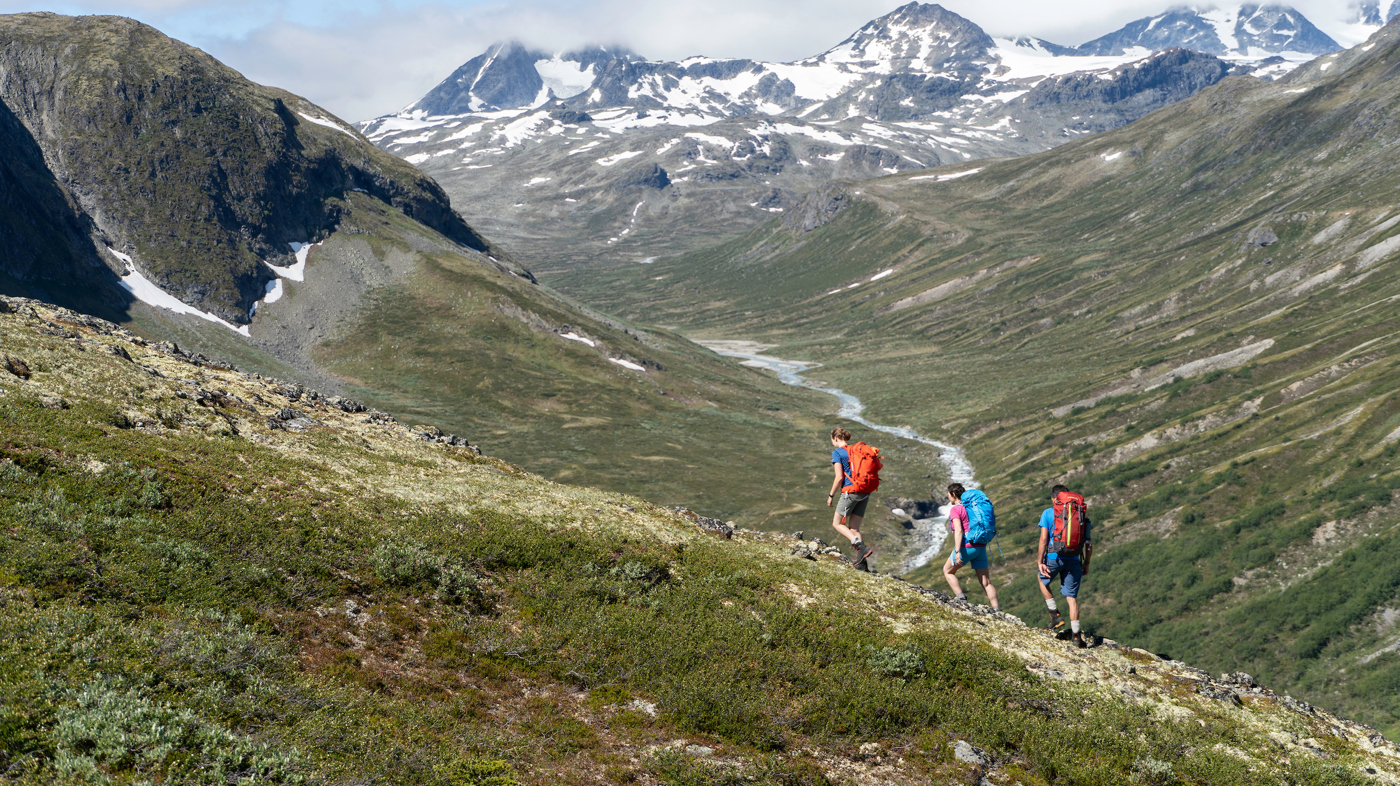 Bukkelægeret Ridge Overlooking Memurudalen Valley